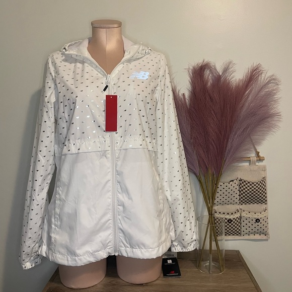 NWT New Balance Women's White Windbreaker Jacket - Size: Medium - Picture 2 of 11